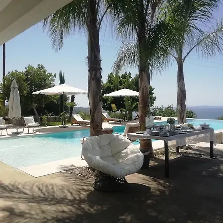 In Patras With Pool Near Willa Mítikas