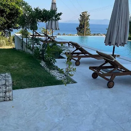 In Patras With Pool Near Ρογίτικα